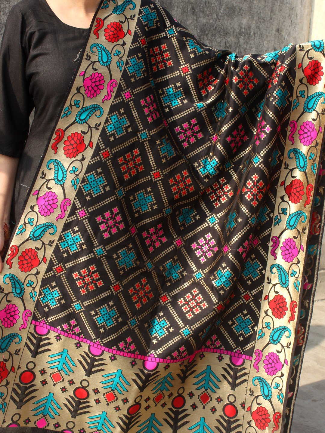 Black-meenakari-banarasi-art-silk-dupatta Black-meenakari-banarasi-art-silk-dupatta