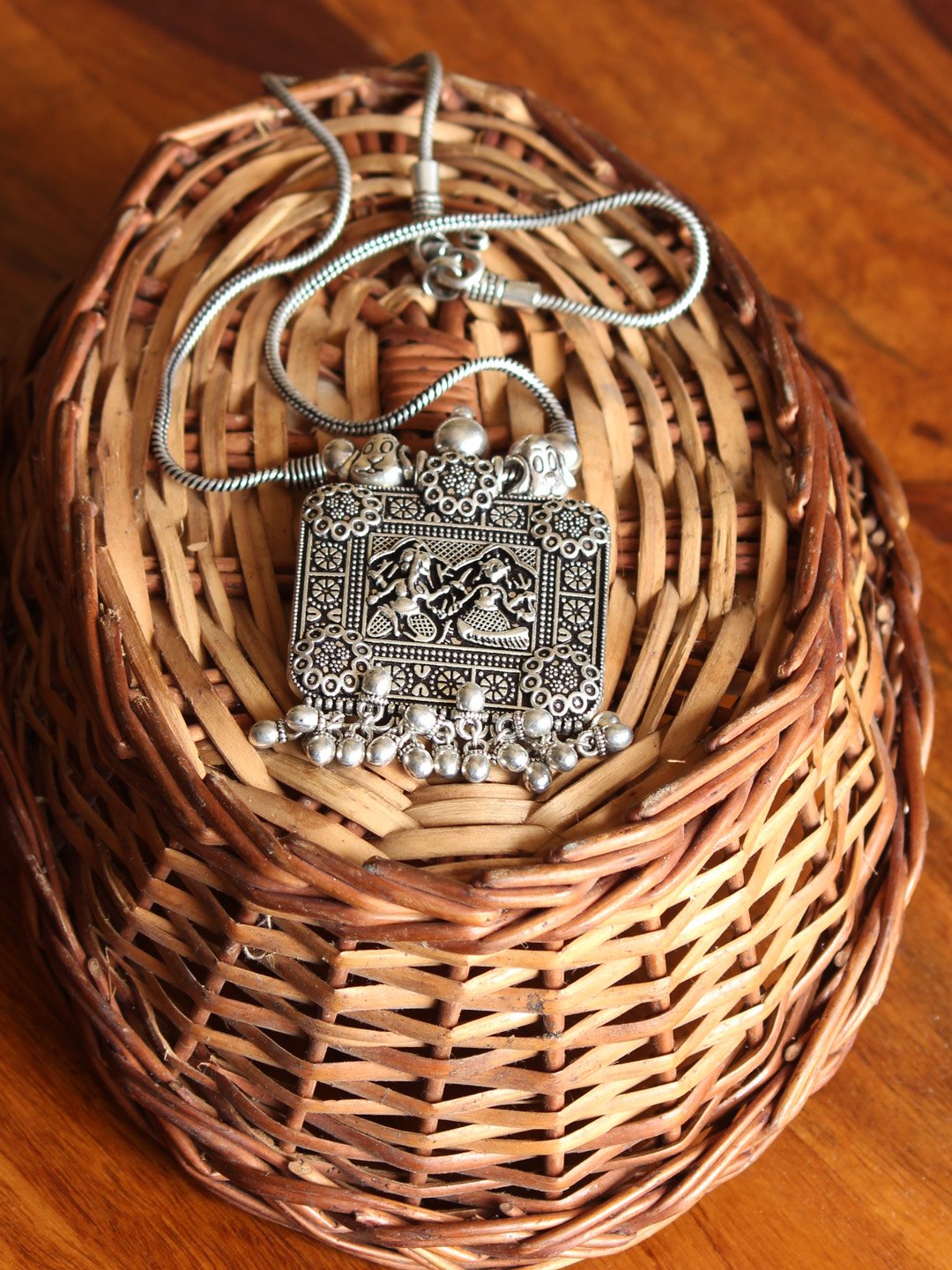 Laxhmi-Ganesha-Square-necklace Laxhmi-Ganesha-Square-necklace