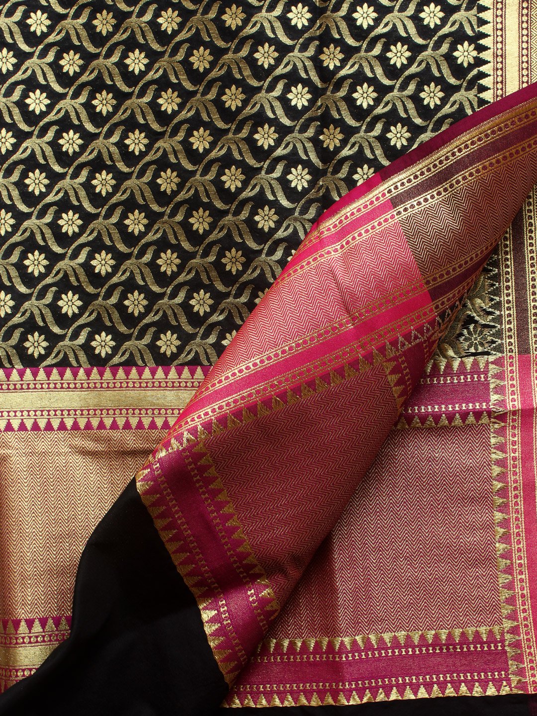Pink-border-Black-banarasee-dupatta- Pink-border-Black-banarasee-dupatta-
