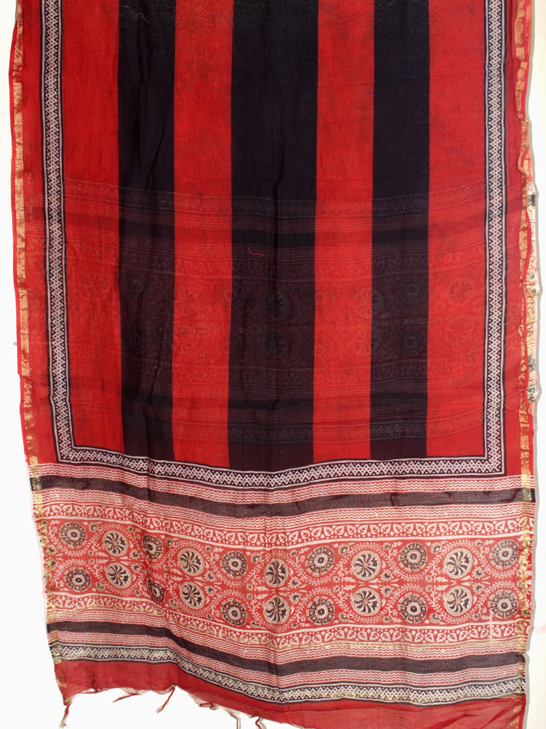 Red-and-black-Hand-block-printed-chanderi-duppata