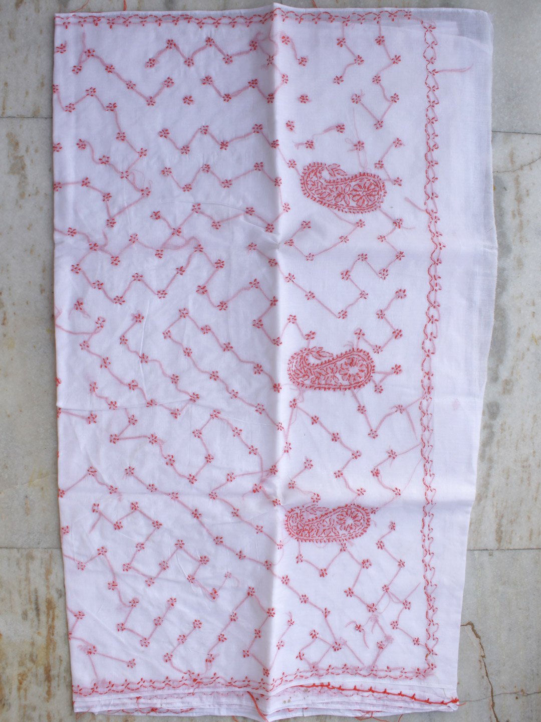 Red-and-white-cotton-chikankari-saree Red-and-white-cotton-chikankari-saree