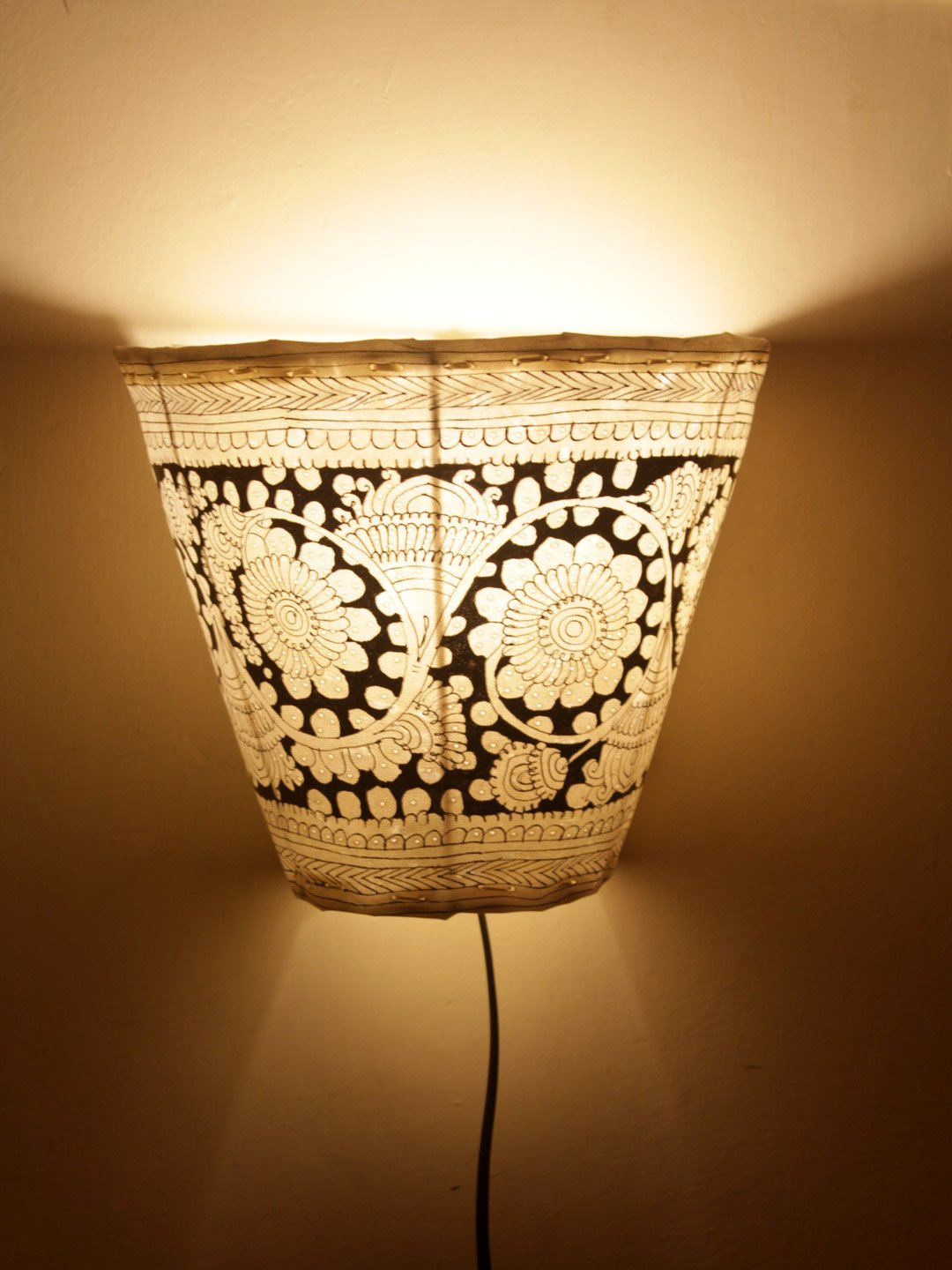 black-and-white-Goat-leather-lamp black-and-white-Goat-leather-lamp