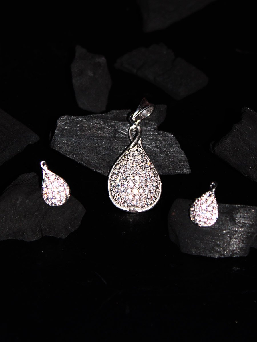drop shape zircon and silver earrings pendant set drop shape zircon and silver earrings pendant set
