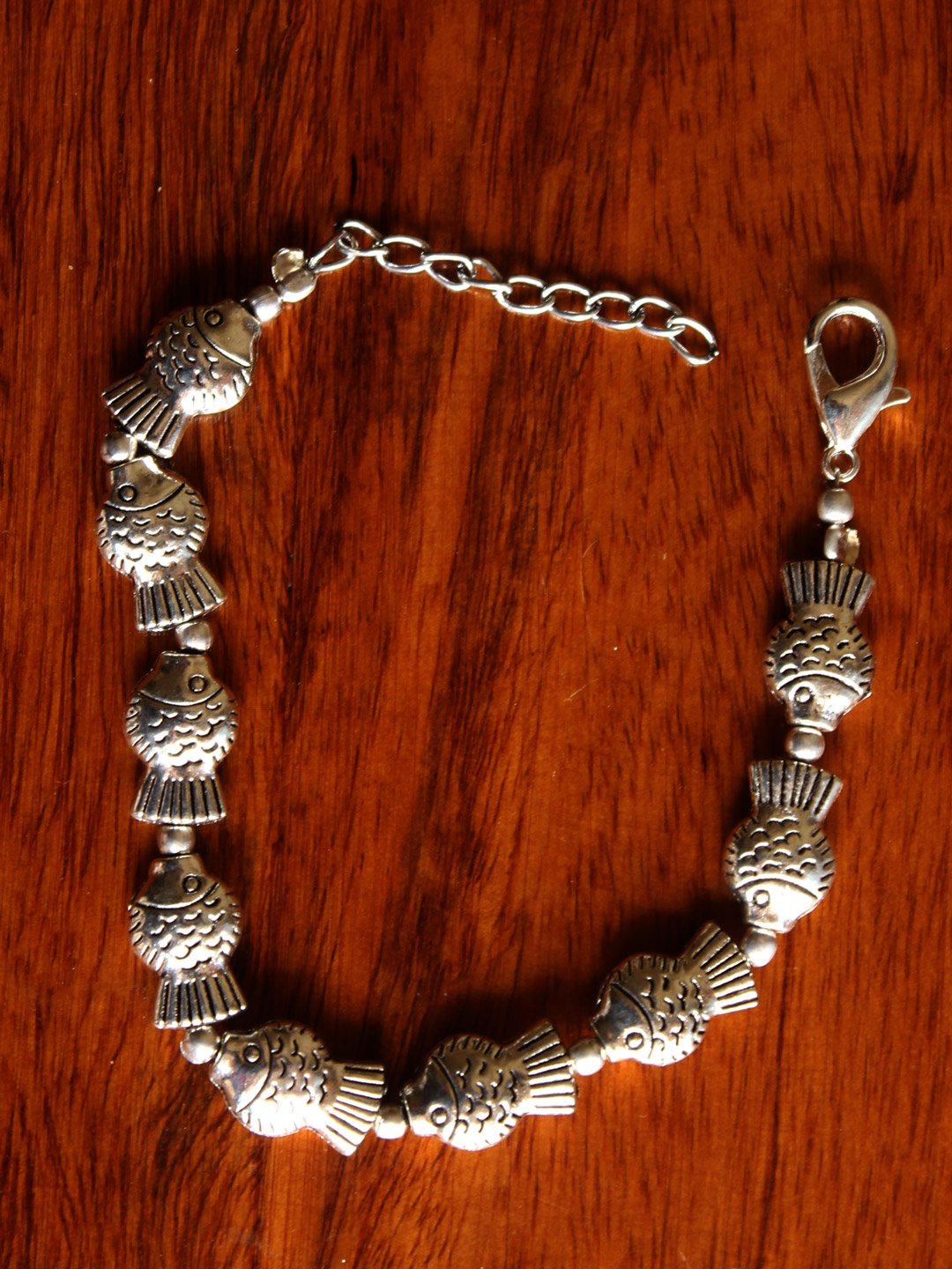 fish-design-bracelet fish-design-bracelet