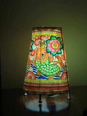 fish-painted-medium-size-tholu-bommalata-table-lamp