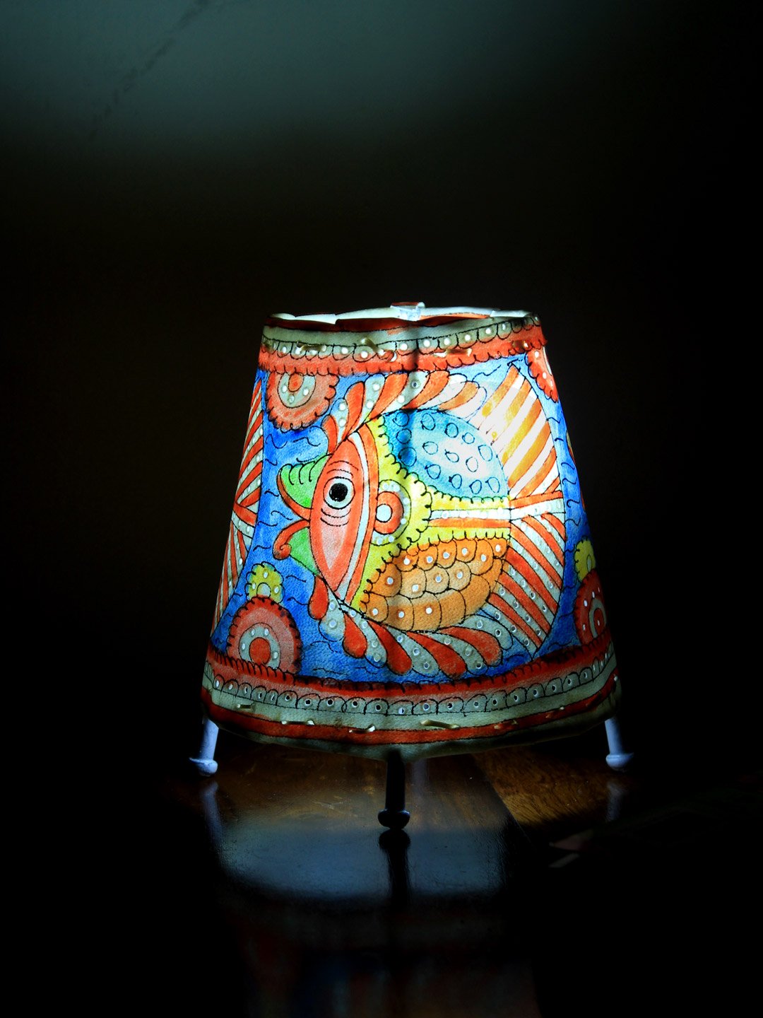 fish-painted-small-tholu-bommalata-table-lamp fish-painted-small-tholu-bommalata-table-lamp