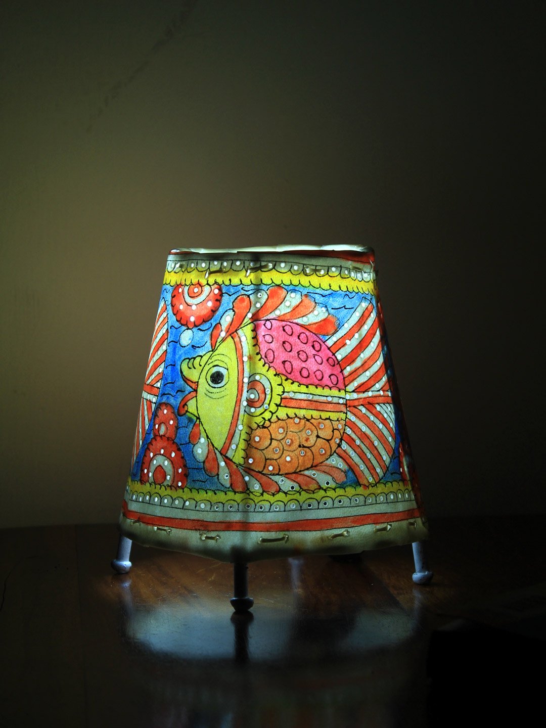 fish-painted-tholu-bommalata-small-table-lamp fish-painted-tholu-bommalata-small-table-lamp