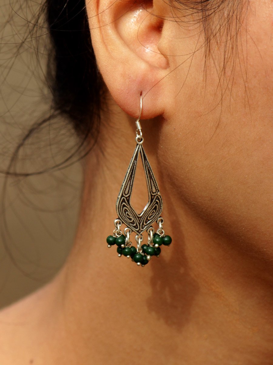 jade-fitted-kite-shape-silver-earrings jade-fitted-kite-shape-silver-earrings