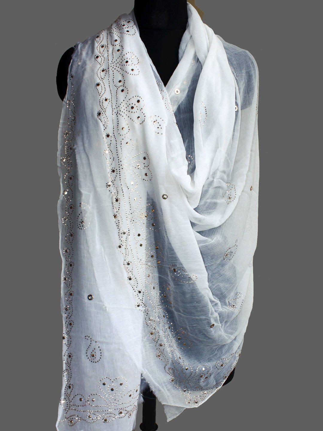 paisley-mukesh-embroidery-white-georgette-dupatta paisley-mukesh-embroidery-white-georgette-dupatta