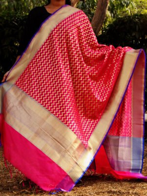 pink-and-blue-zig-zag-banarasi-dupatta