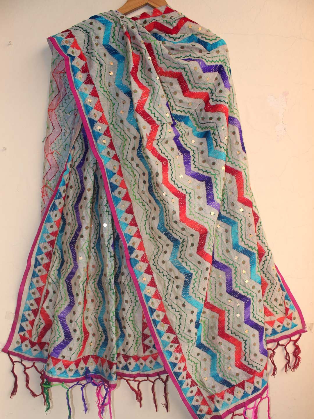 red-blue-and-purple-White-zig-zag-phulkari-dupatta