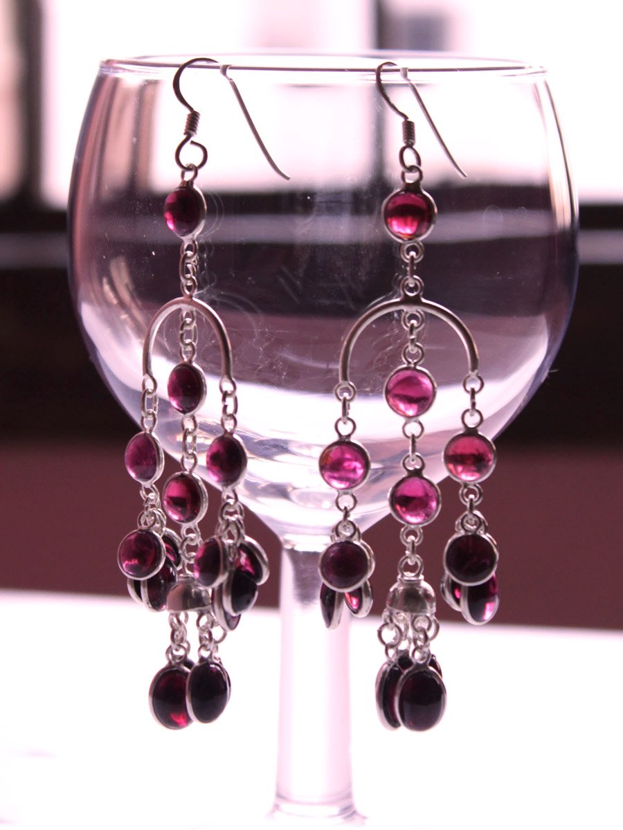 red-gemstone-garnet-silver-earrings red-gemstone-garnet-silver-earrings