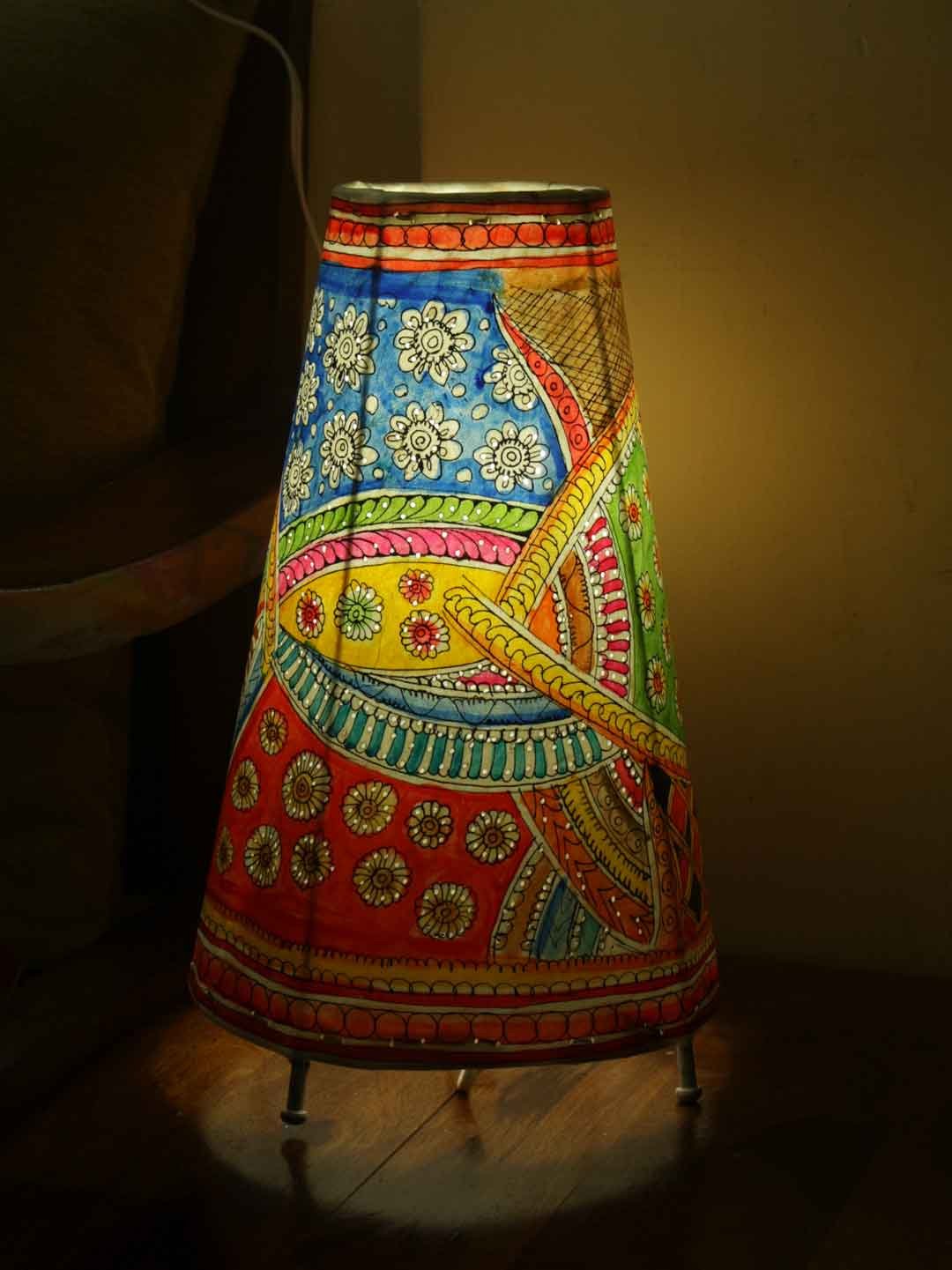 Abstract-painted-leather-pupperty-Long-table-lamp Abstract-painted-leather-pupperty-Long-table-lamp