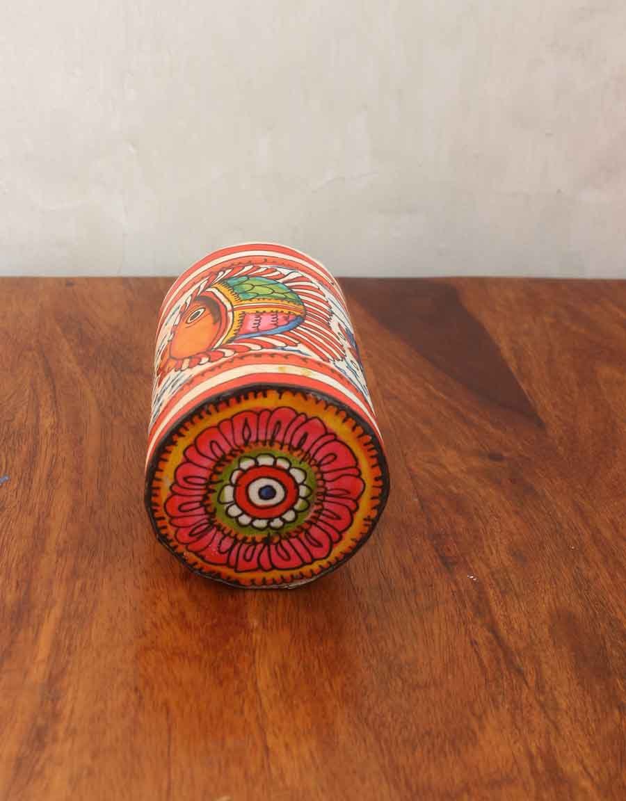 Fishes-painted-tholu-bommlata-pen-stand