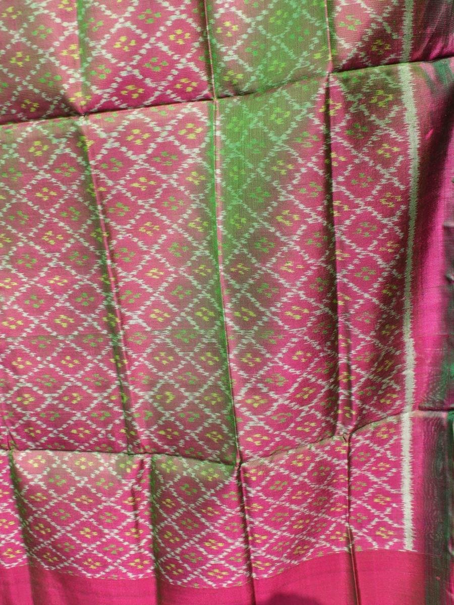 Greenish-plum-pink-patola-pure-silk-dupatta Greenish-plum-pink-patola-pure-silk-dupatta at Shilphaat.com