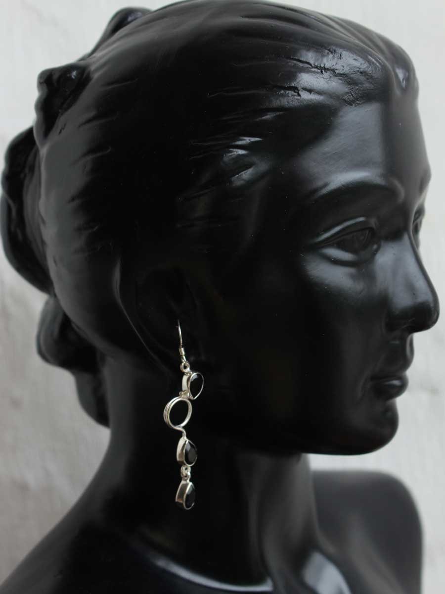Black-stone,-Contemporary-pure-silver-dangle-earrings