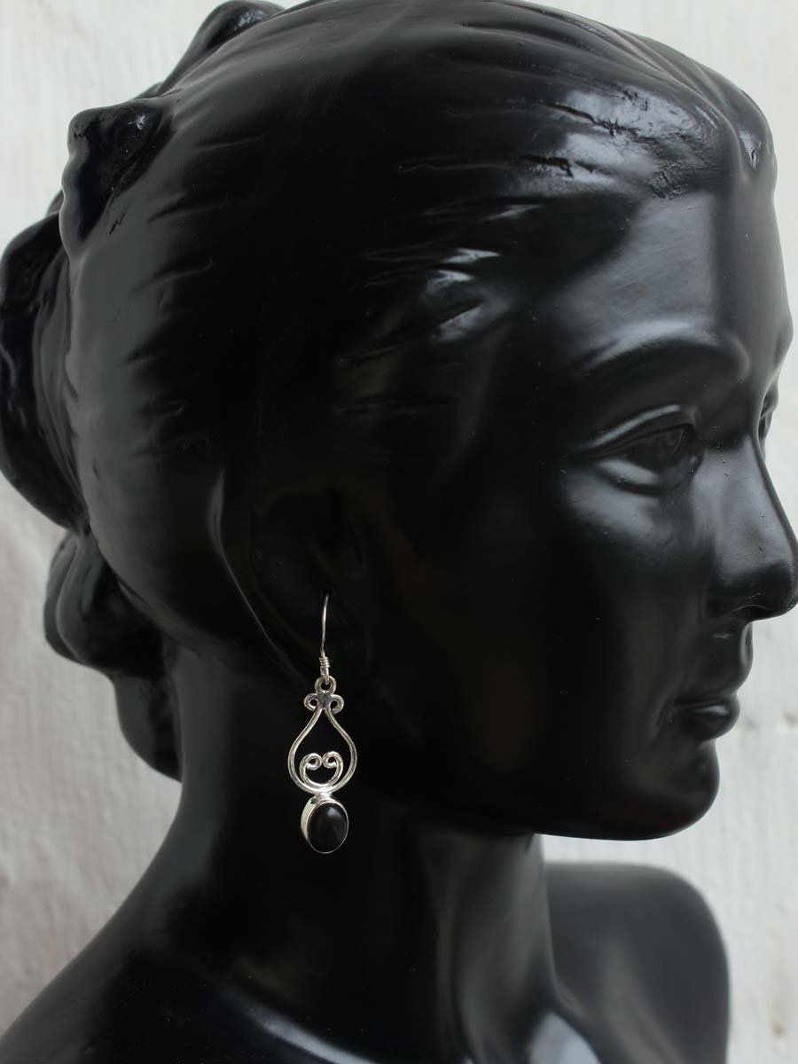 Black-stone,-classic--silver-earrings