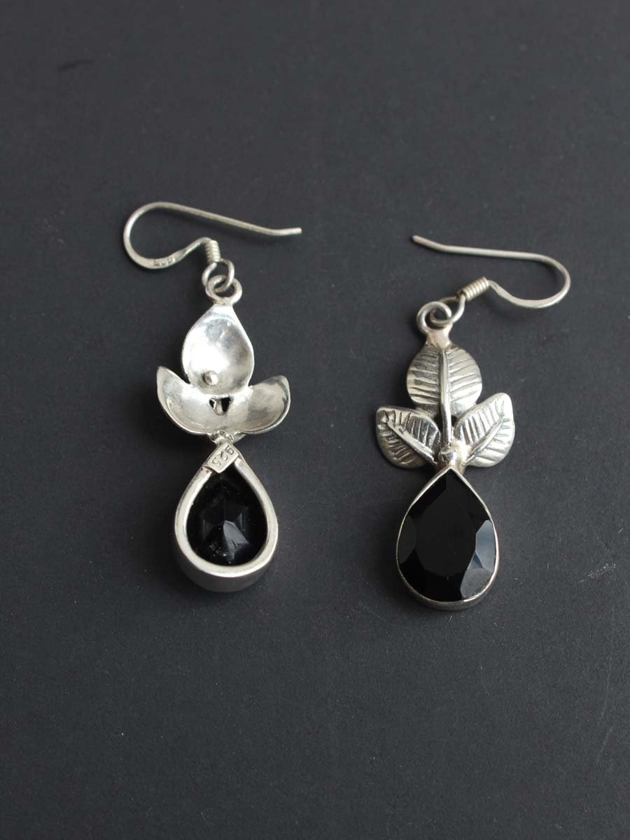 Black-stone-leaf-shape-real-silver-earrings