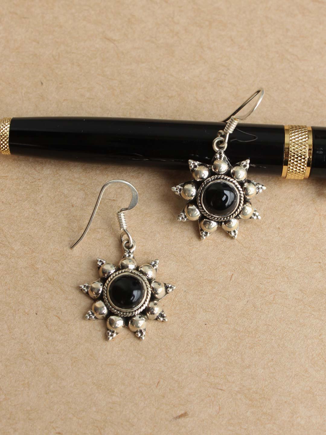Black-stone,-round,-pure-silver-earrings Black-stone,-round,-pure-silver-earrings