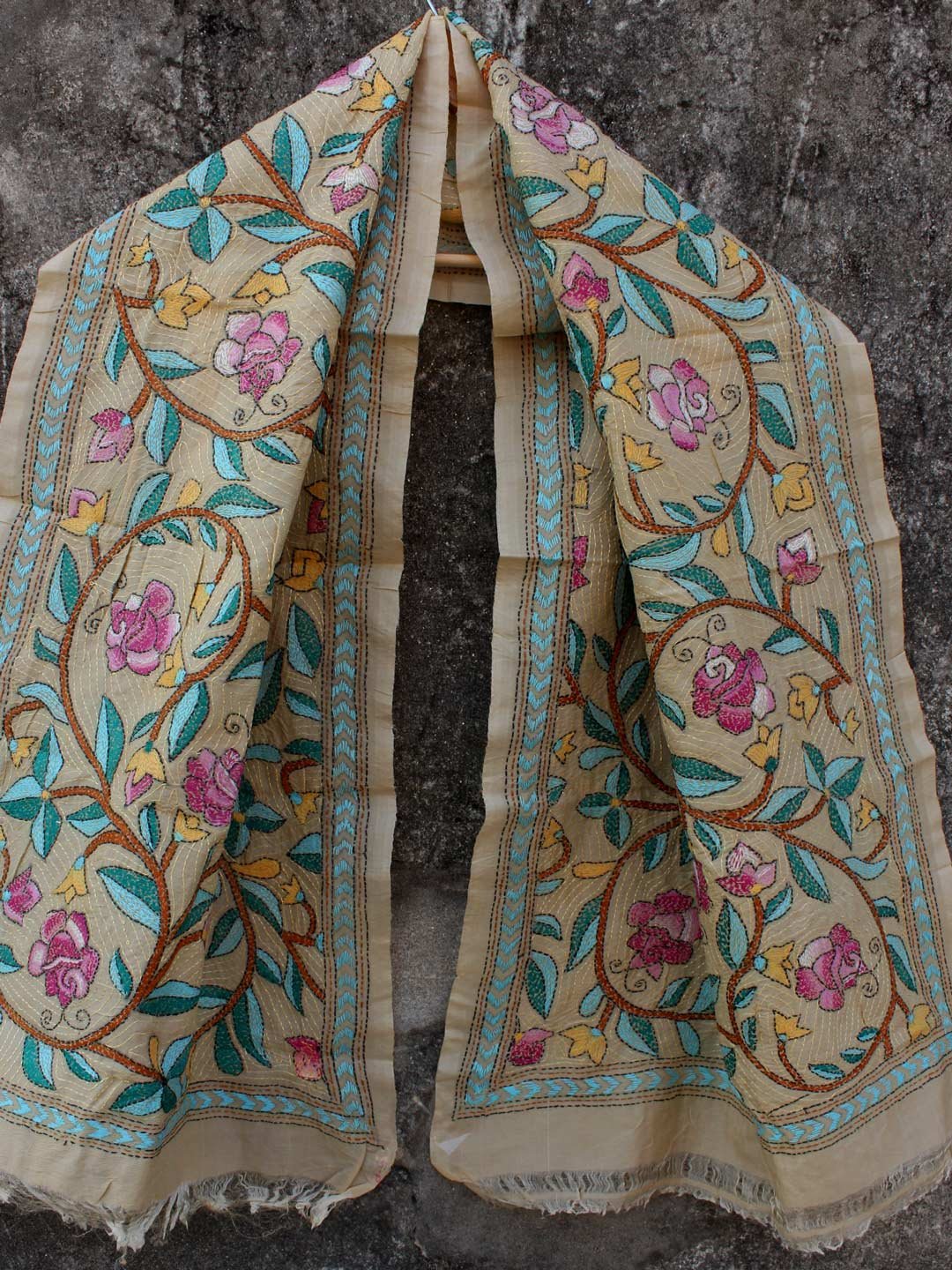 Pink-roses-nakshi-kantha-Beige-tussar-silk-stole Pink-roses-nakshi-kantha-Beige-tussar-silk-stole