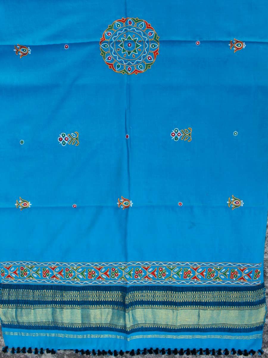 turquoise-blue-ahir-embroidered-Gujarati-woolen-shawl