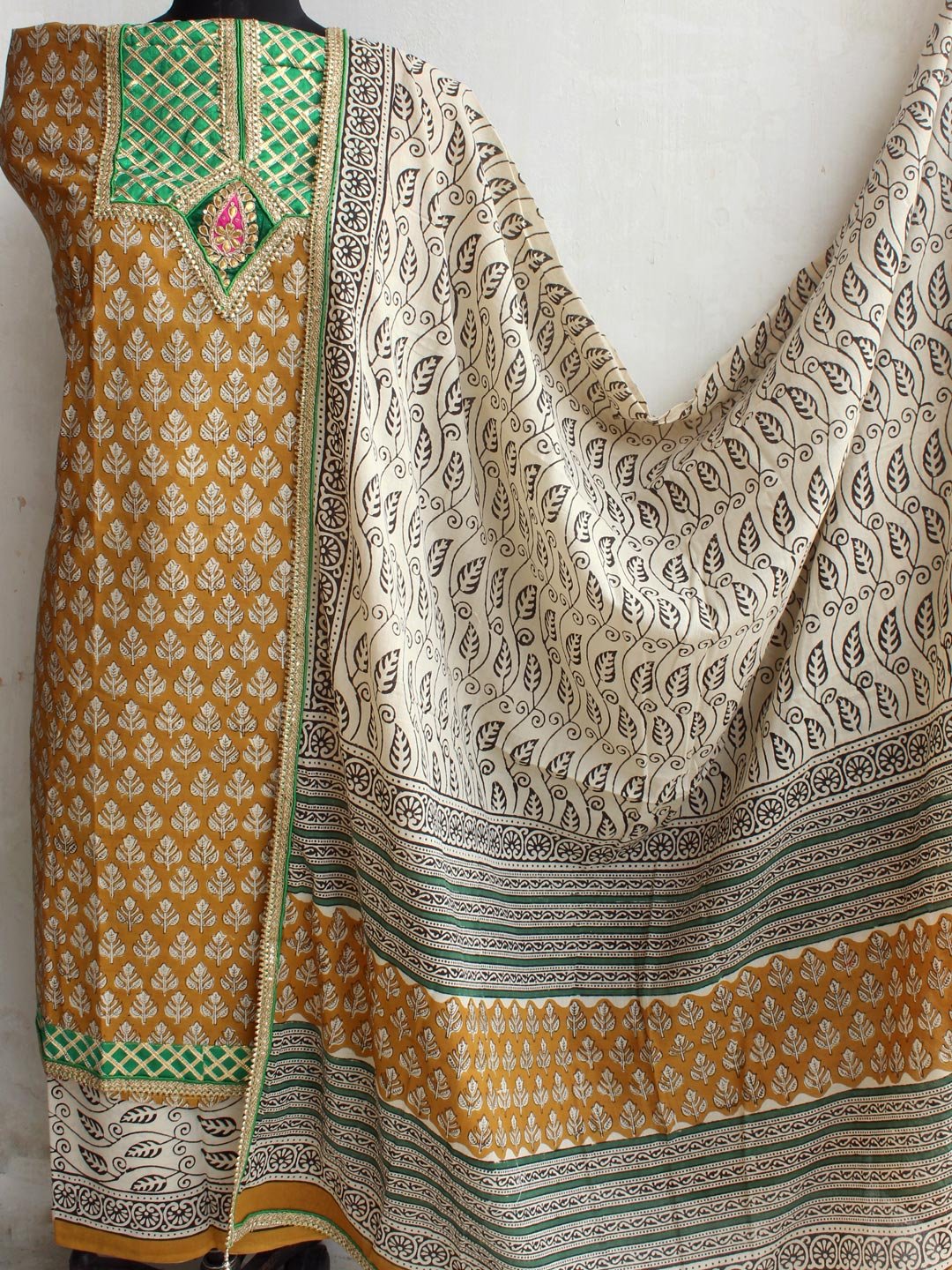 Brown-and-white-Block-printed-lacework-cotton-dress-material Brown-and-white-Block-printed-lacework-cotton-dress-material