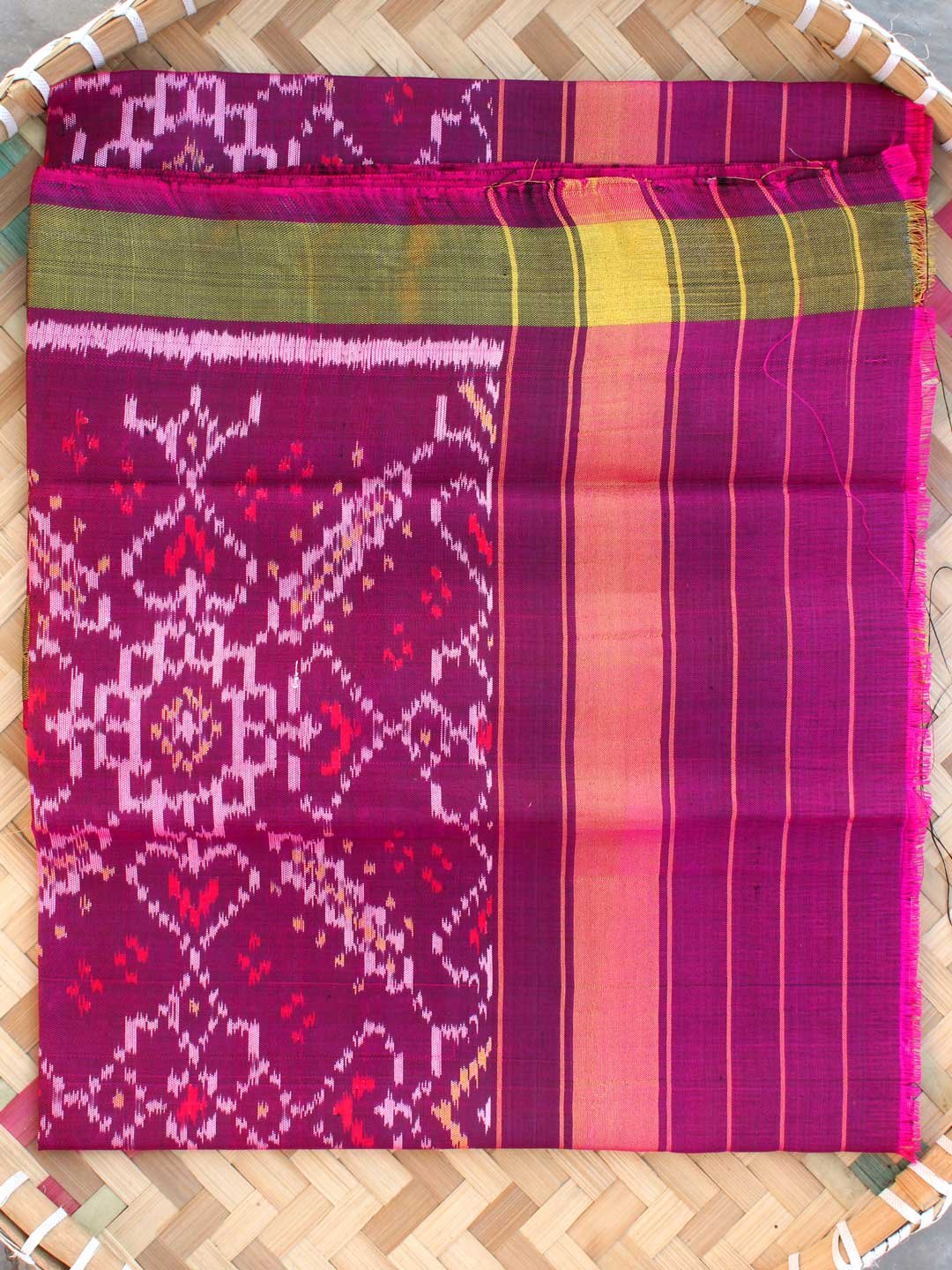Magenta-Purple-pure-silk-Patan-Patola-Dupatta Magenta-Purple-pure-silk-Patan-Patola-Dupatta