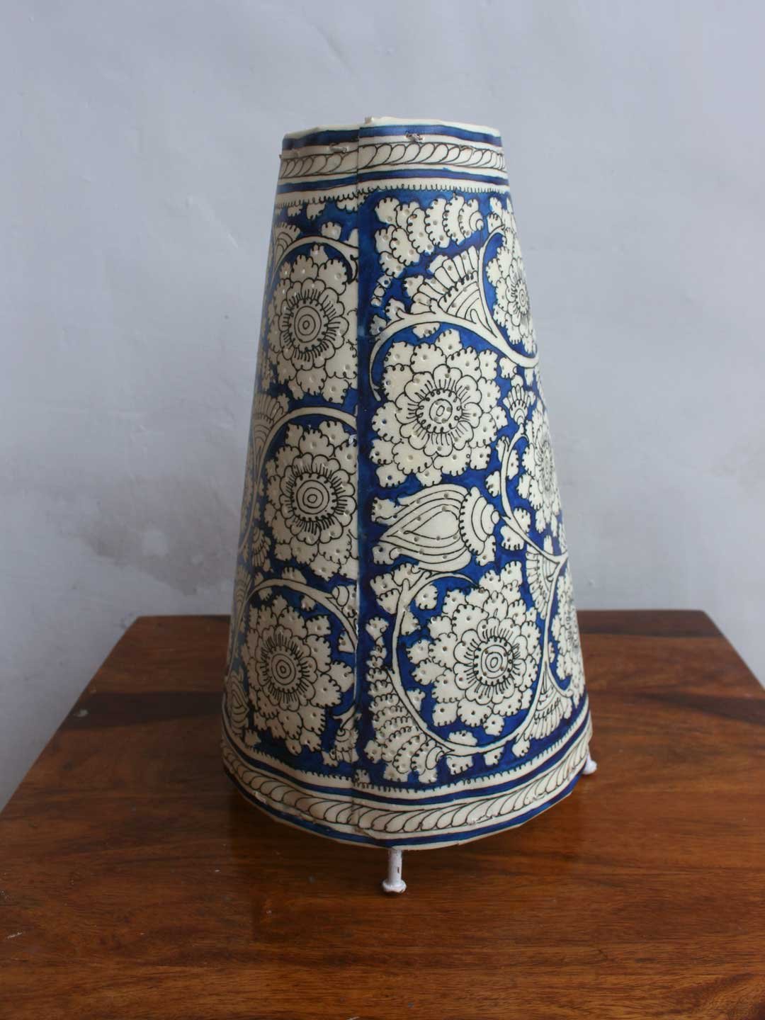 Blue-and-white-living-room-Leather-Lamp Blue-and-white-living-room-Leather-Lamp