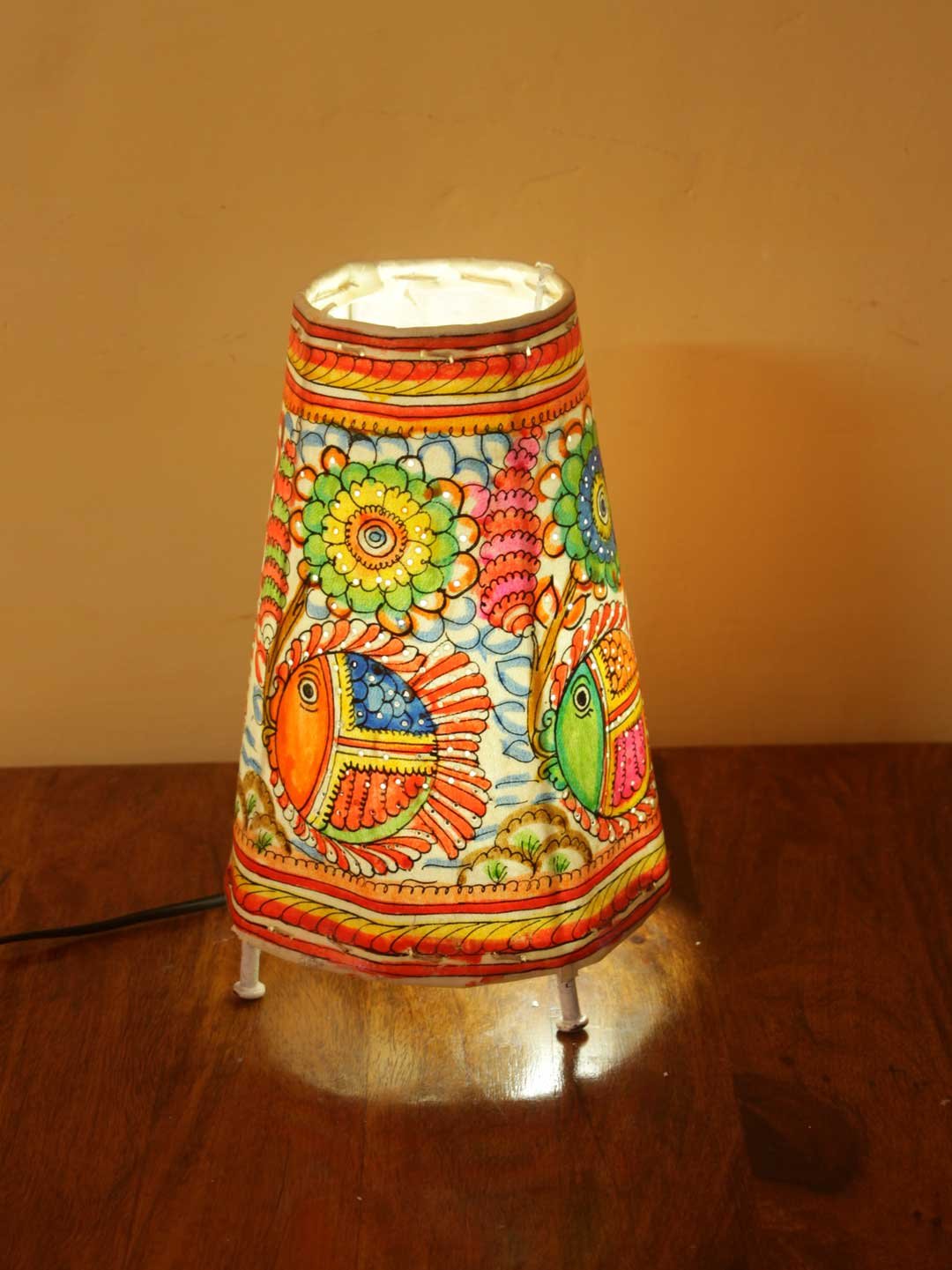Small-fishes-Medium-Tholu-Bommalata-Table-lamp Small-fishes-Medium-Tholu-Bommalata-Table-lamp