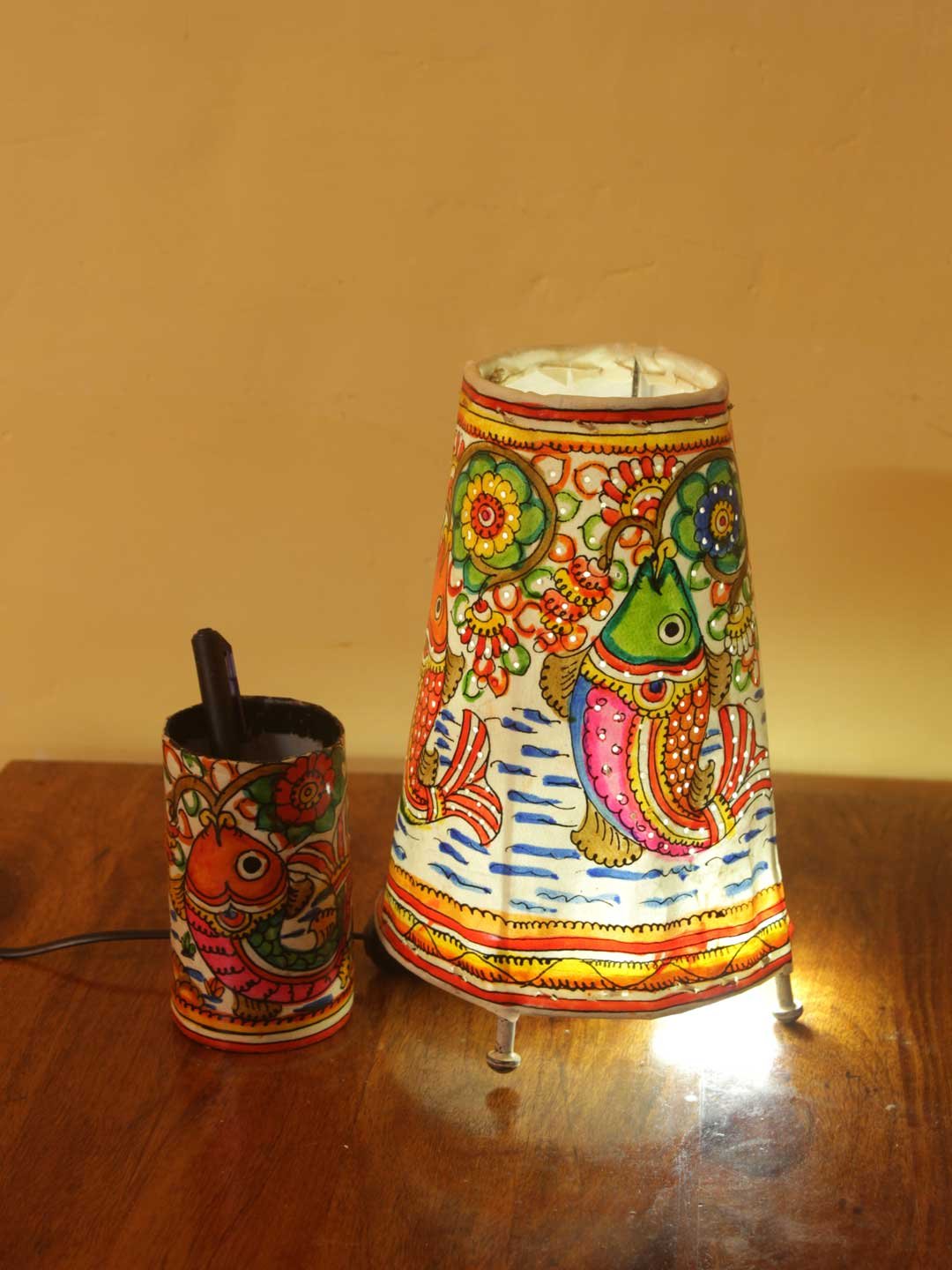 fishes-Tholu-Bommalata-lamp-pens-stand-set- fishes-Tholu-Bommalata-lamp-pens-stand-set