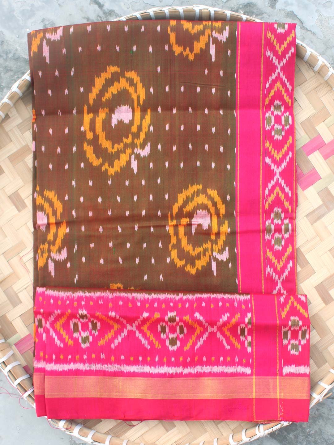 Mehndi-Green-and-Pink-pure-silk-patan-patola-dupatta Mehndi-Green-and-Pink-pure-silk-patan-patola-dupatta