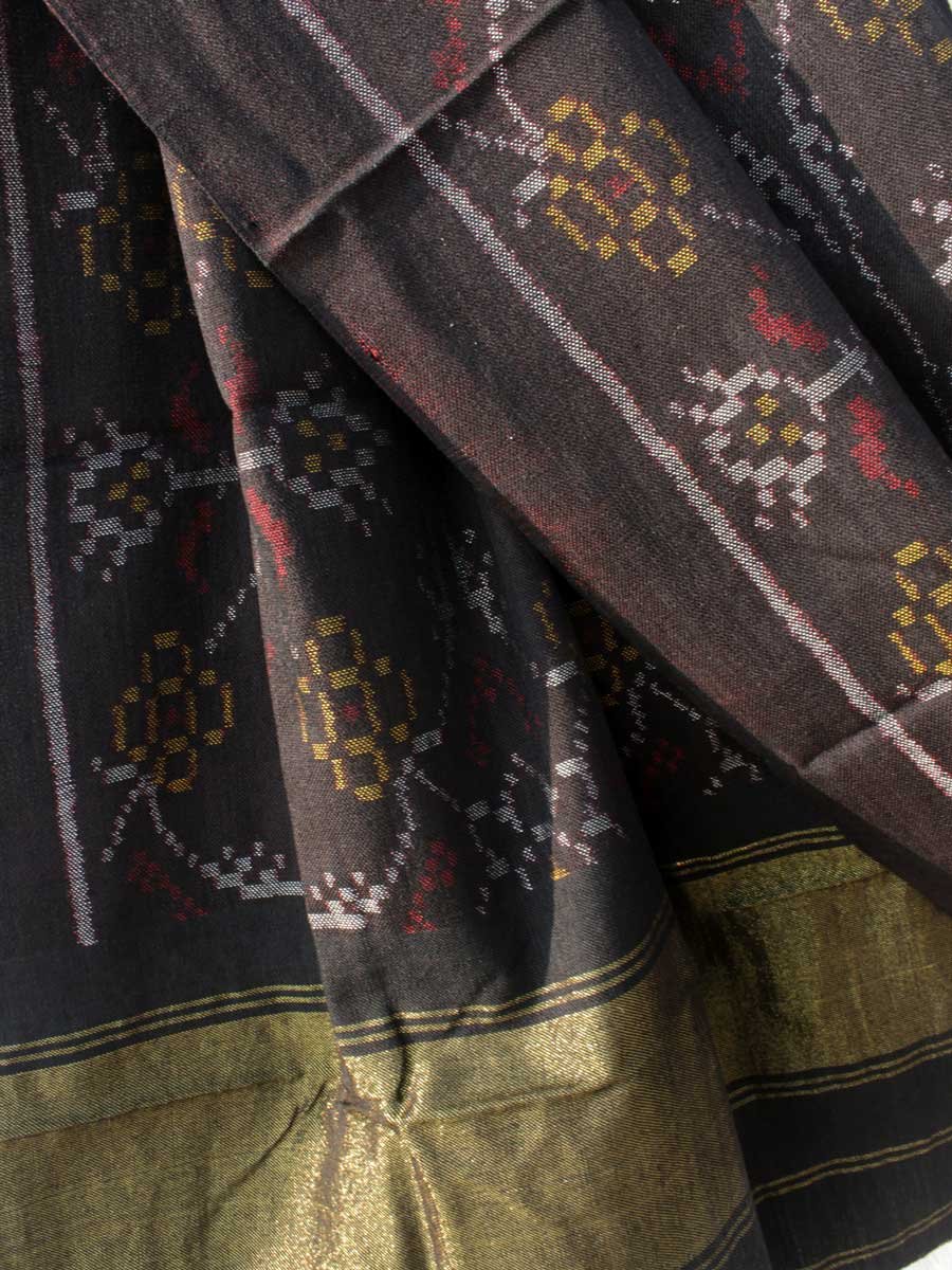 Reddish-Black-handwoven-patola-pure-wool-shawl-Shilphaat