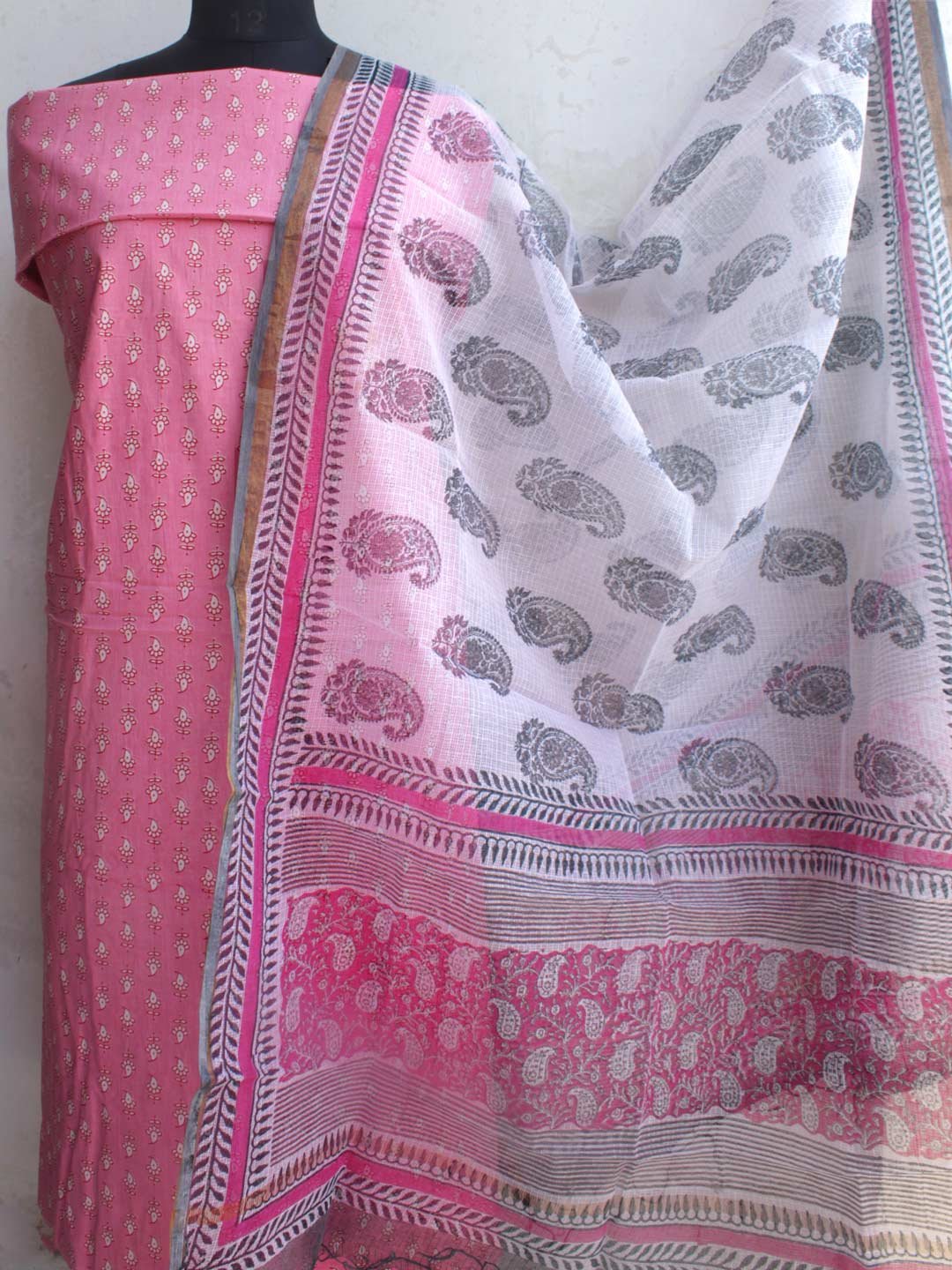 Pink-and-white-Cotton-kurta-kota-dupatta-Shilphaat Pink-and-white-Cotton-kurta-kota-dupatta-Shilphaat