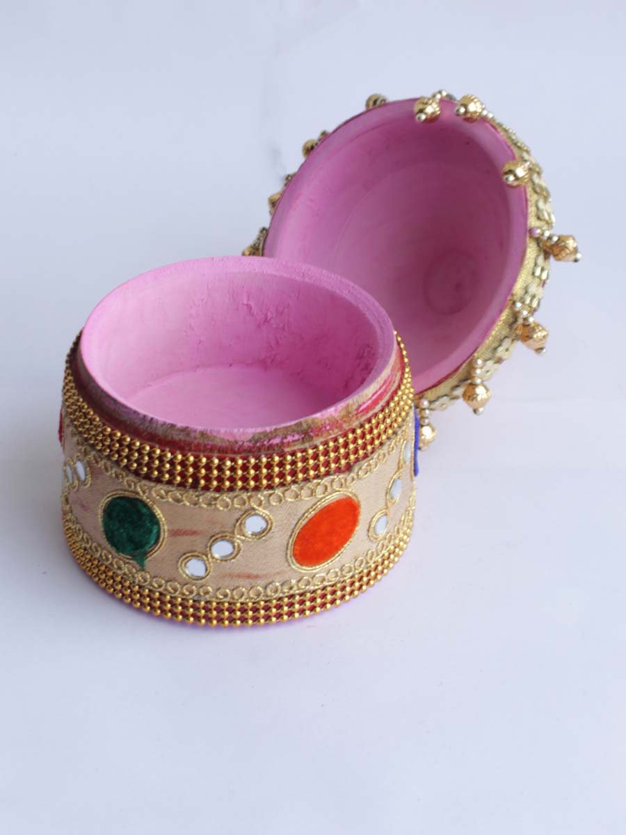 Mirror-lacework-wooden-sindura-Shilphaat Mirror-lacework-wooden-sindura-Shilphaat
