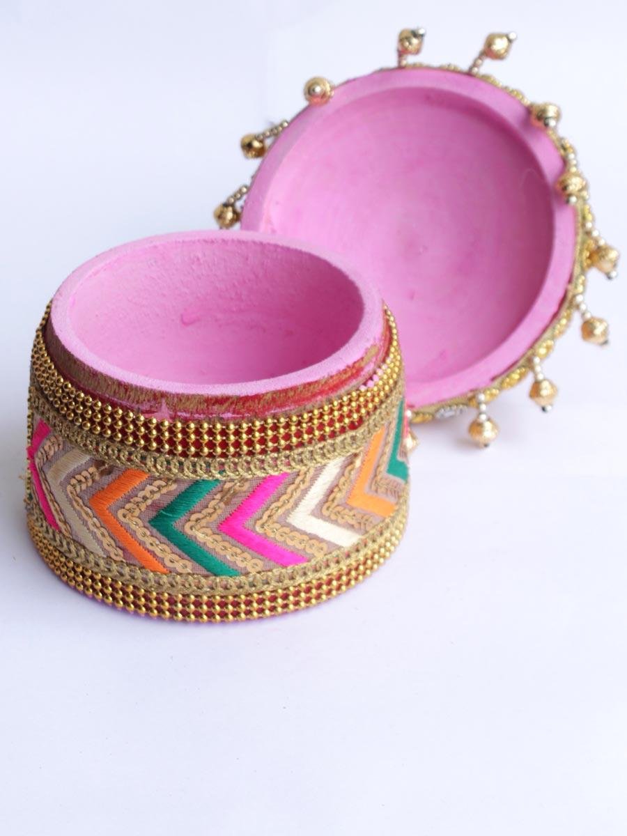 Multicolour-lacework-wooden-Sindura-Shilphaat Multicolour-lacework-wooden-Sindura-Shilphaat