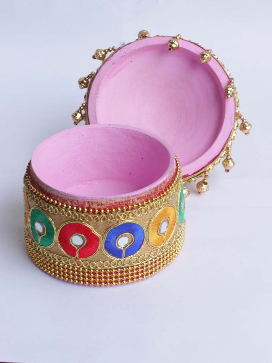 Peacock-lacework-wooden-sindura-Shilphaat Peacock-lacework-wooden-sindura-Shilphaat