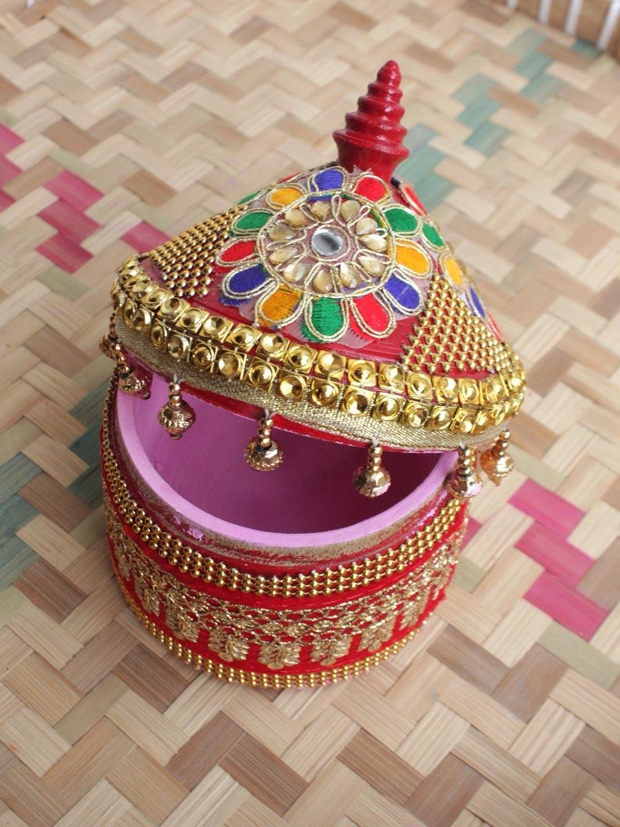 Sequins-red-Lace-wooden-Sindur-dani-Shilphaat Sequins-red-Lace-wooden-Sindur-dani-Shilphaat