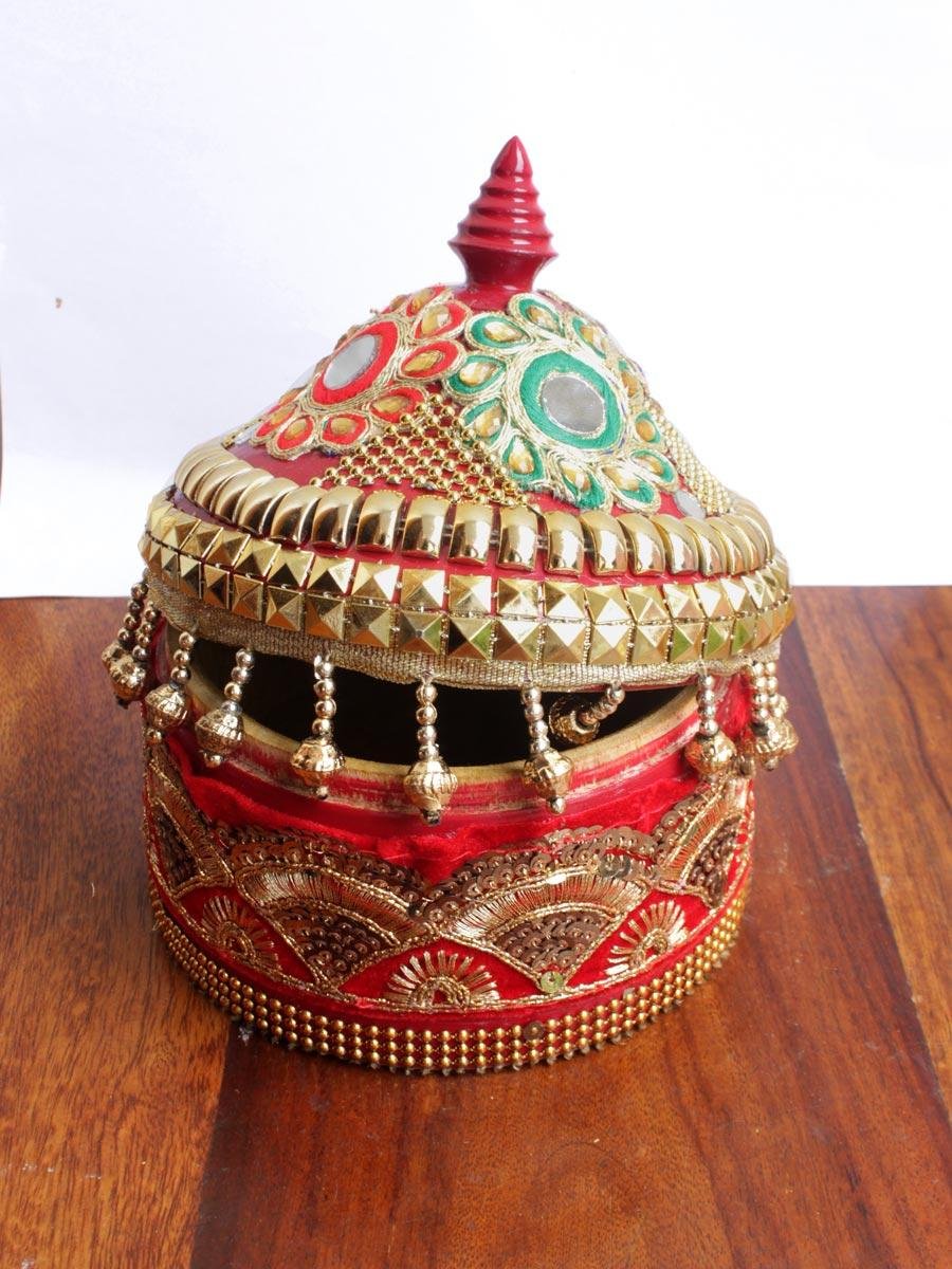 Sequins-red--lacework-wooden-Sindoor-box-Shilphaat Sequins-red--lacework-wooden-Sindoor-box-Shilphaat