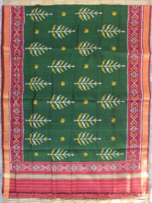 Red-and-Green-handwoven-Patola-silk-dupatta at Shilphaat.com